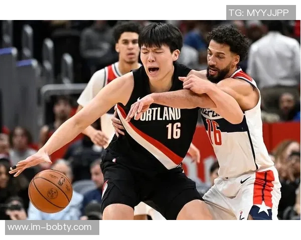 记者谈对阵奇才表现从容应对展现个人进步与比赛感觉提升